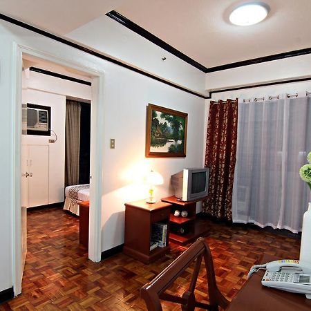 Mpt Suites Makati City Buitenkant foto