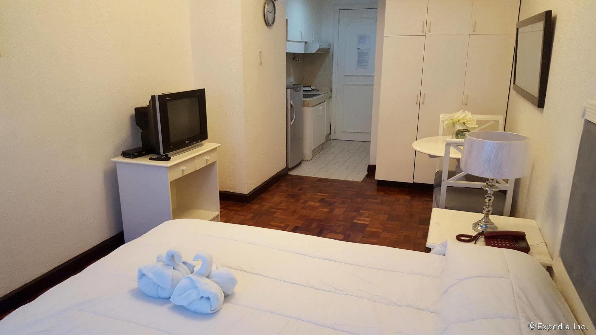 Mpt Suites Makati City Buitenkant foto