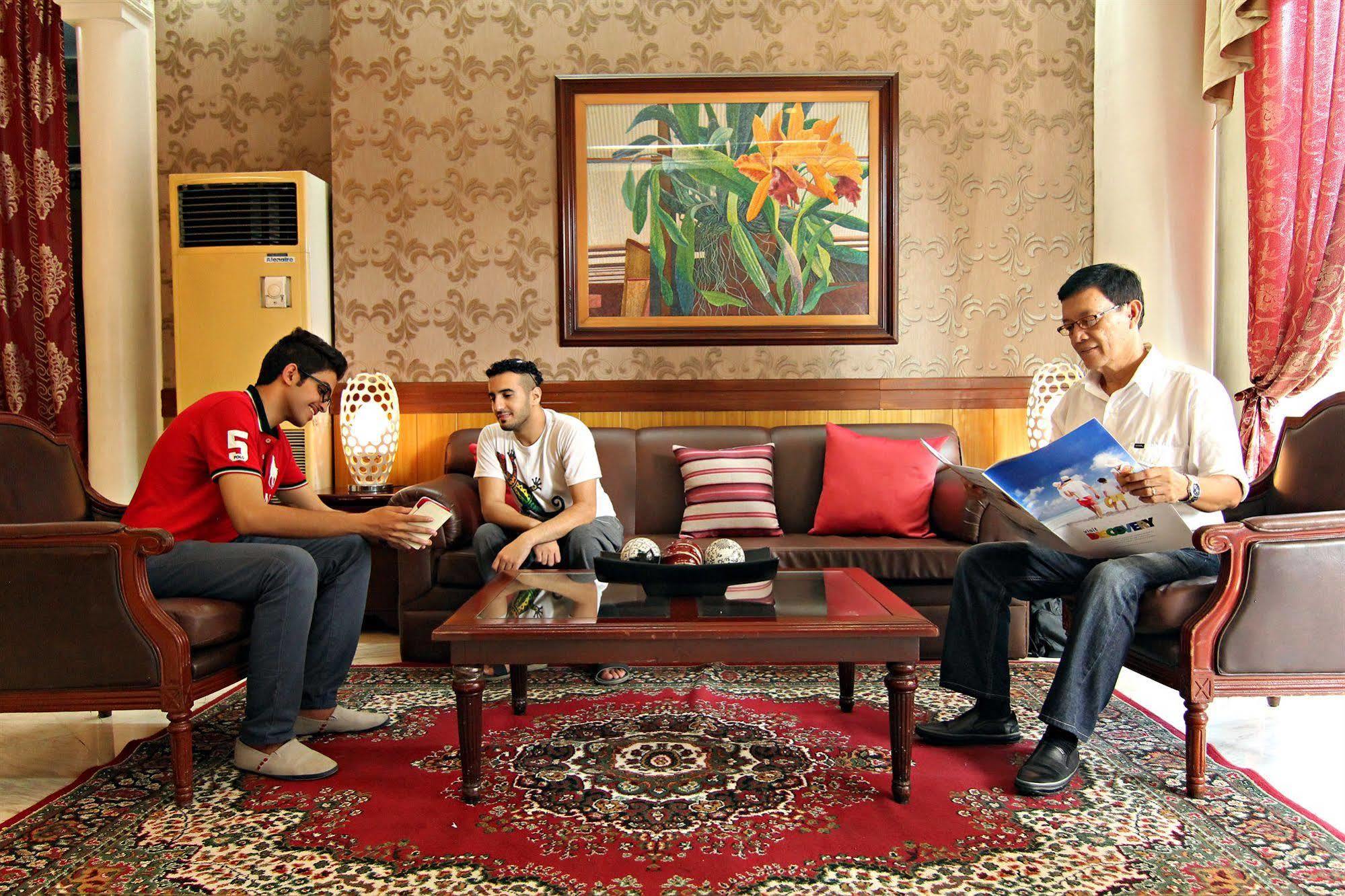 Mpt Suites Makati City Buitenkant foto
