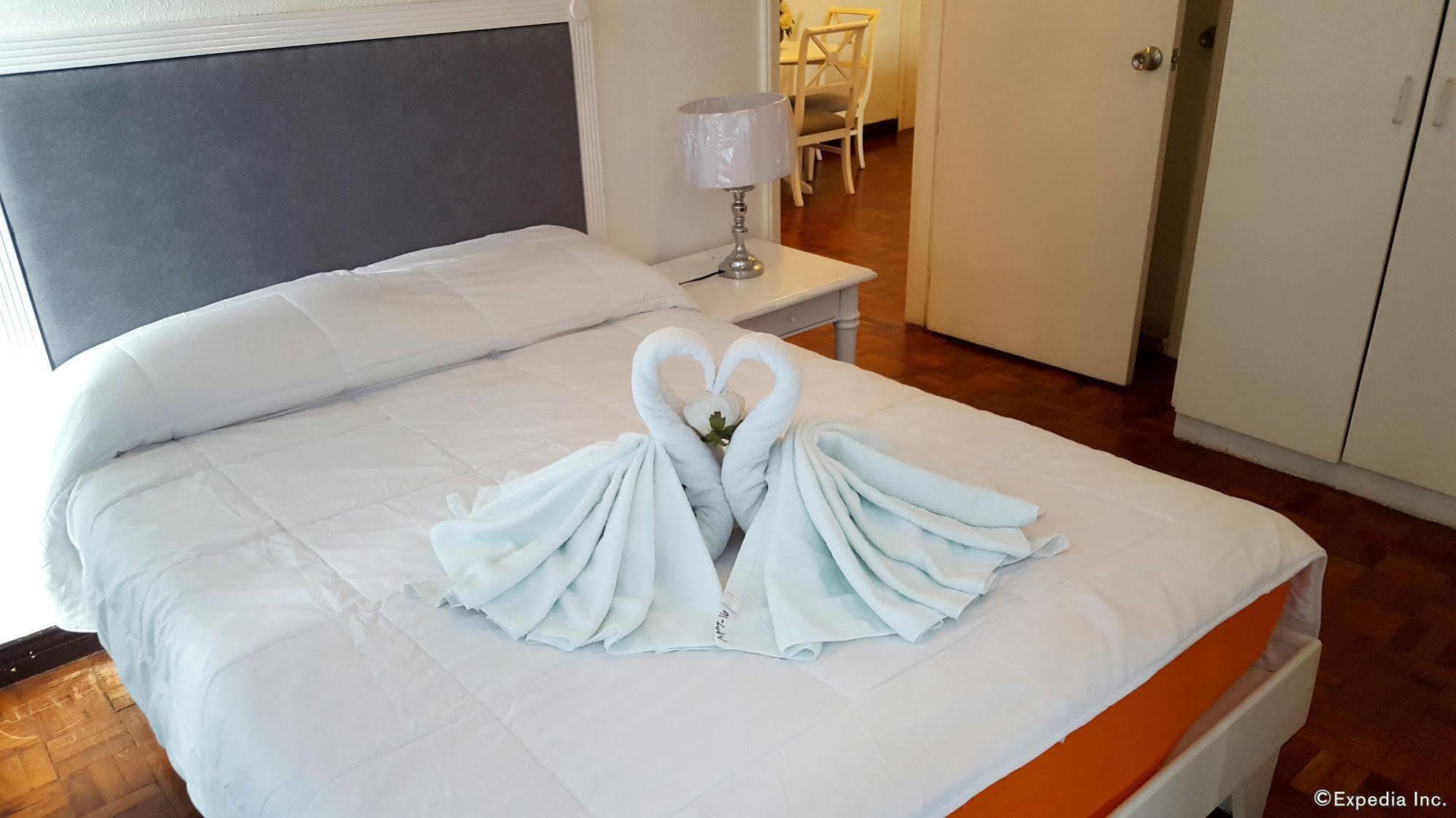Mpt Suites Makati City Buitenkant foto