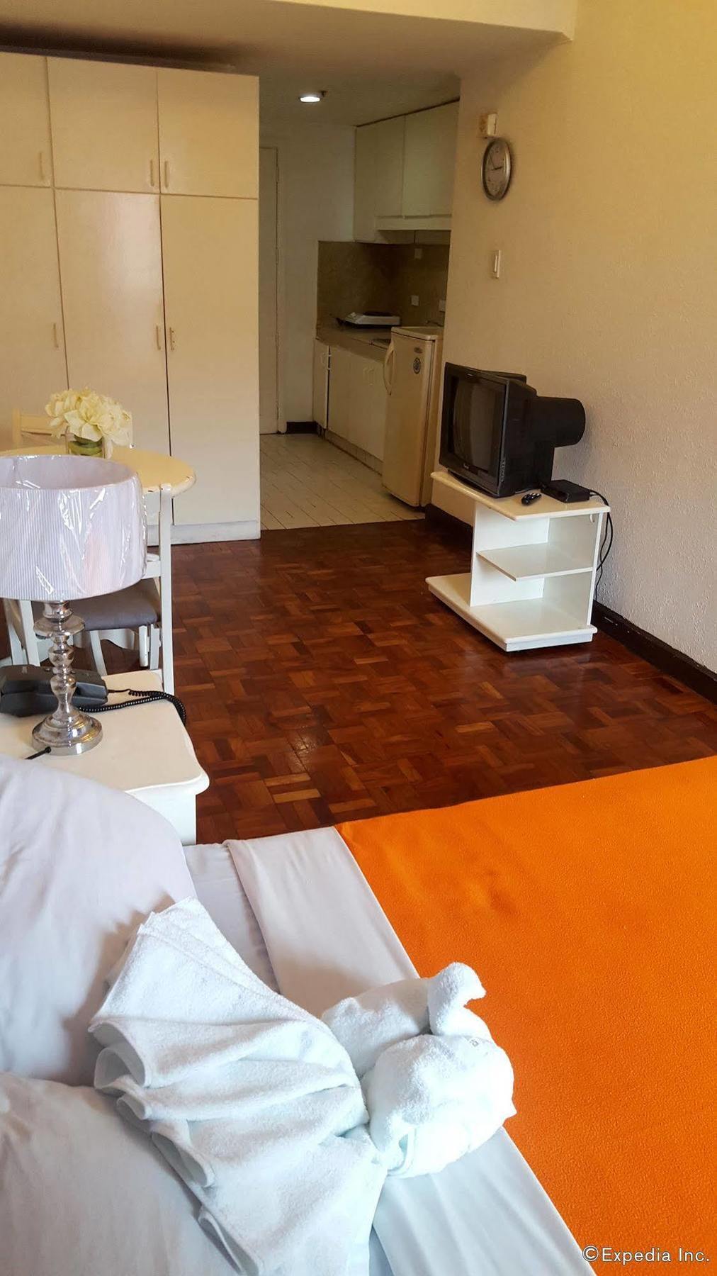 Mpt Suites Makati City Buitenkant foto