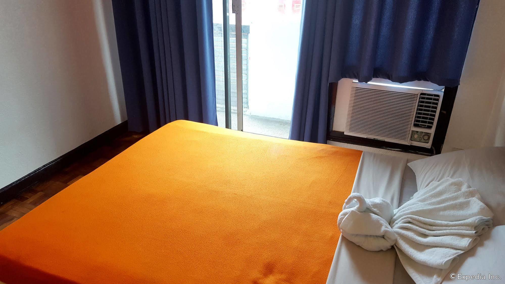 Mpt Suites Makati City Buitenkant foto